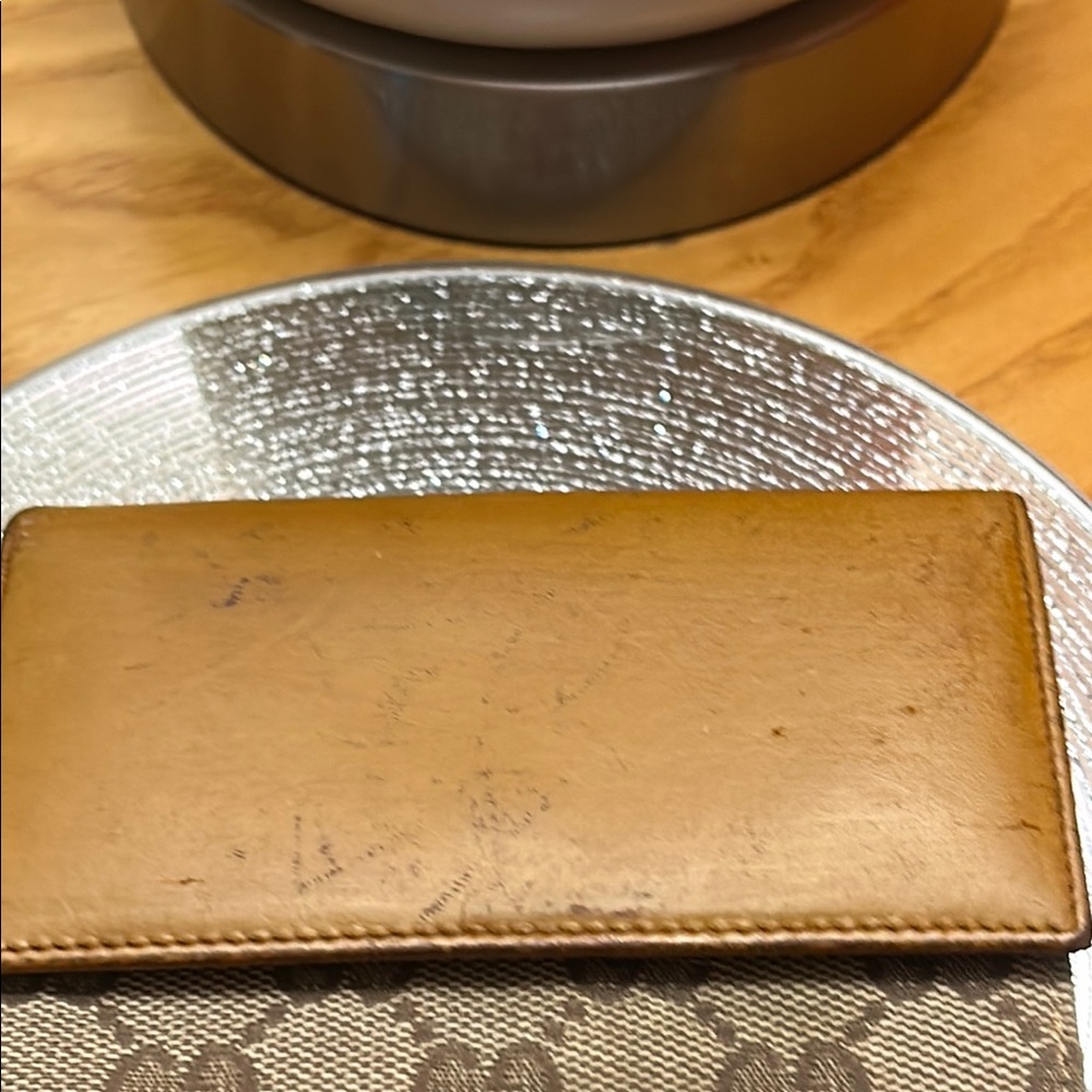 Gucci Brown Patterned Wallet with Gold Hardware - Picture 13 of 13